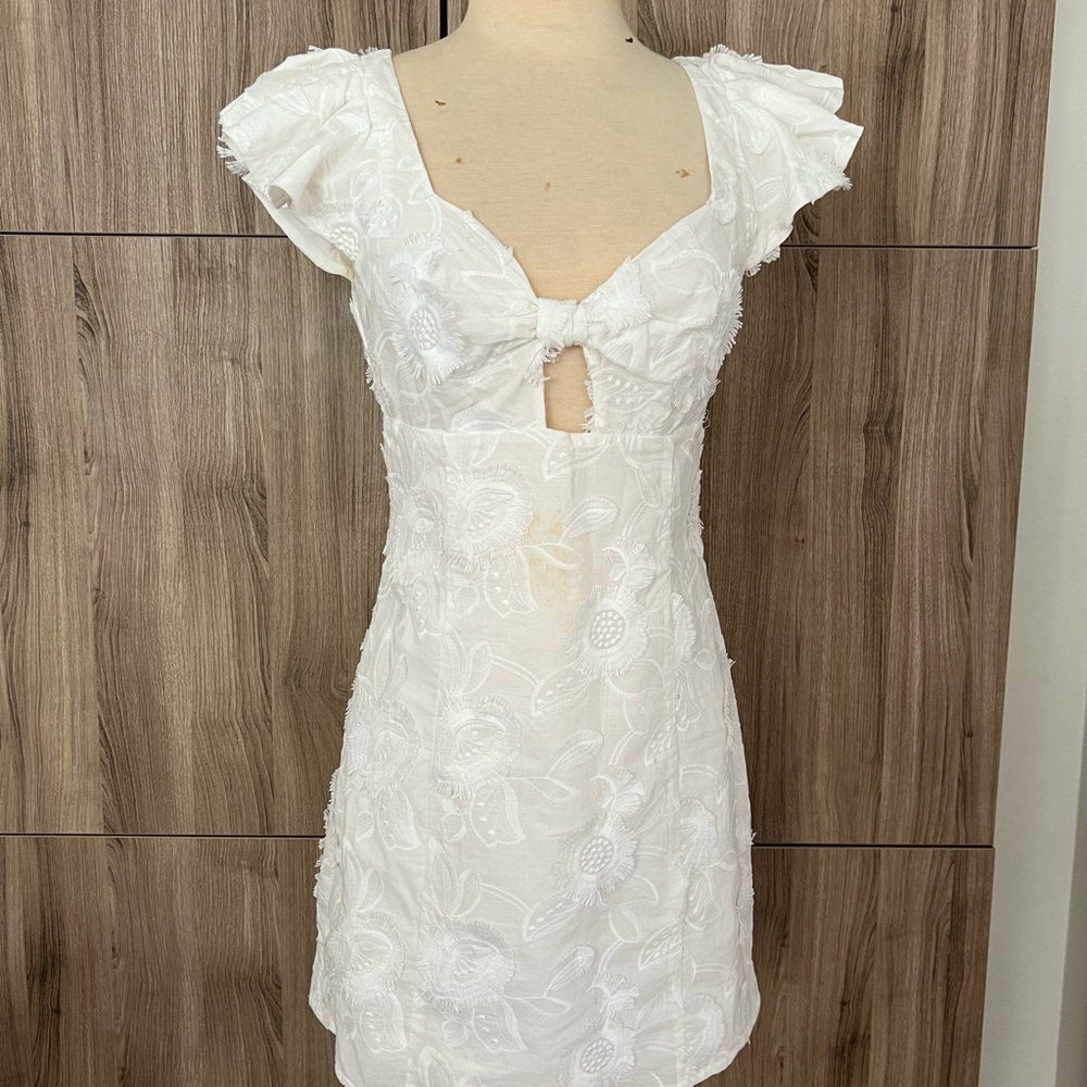 Elegant White Floral Dress
